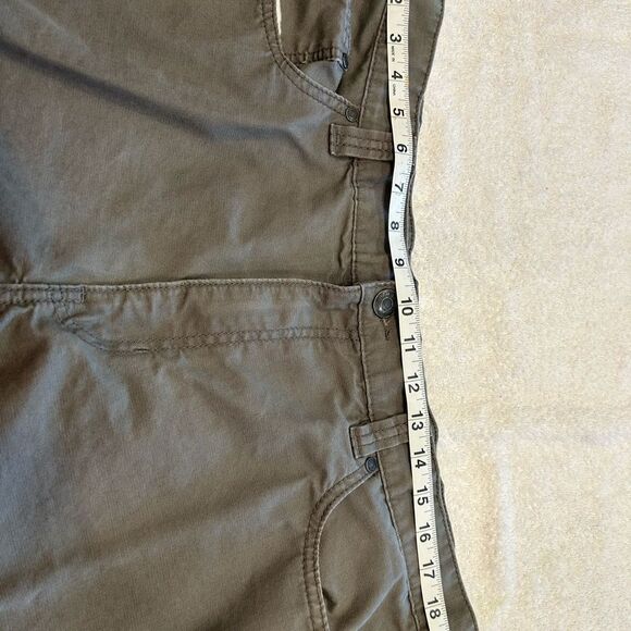 size 42 x 30 Blue Mountain Men's Cargo Olive Green Pants good condition - Picture 3 of 7